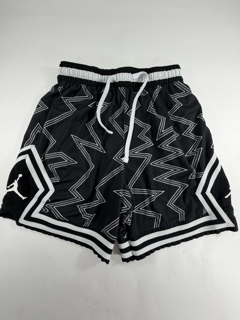 Jordan Zig Zag Print Mesh Basketball Shorts Black White Youth XL Dri-FIT